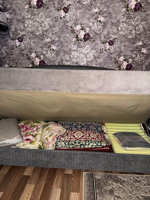 Кровать односпальная в хорошем состоянии