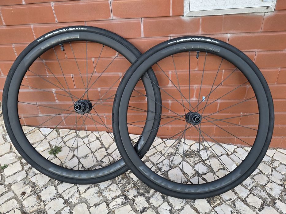 Rodas em carbono disco Bontrager Aeolus Elite 35