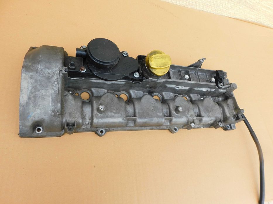 Pokrywa rozrządu zaworów Mercedes 2.7 CDI Sprinter ML SWAP OEM