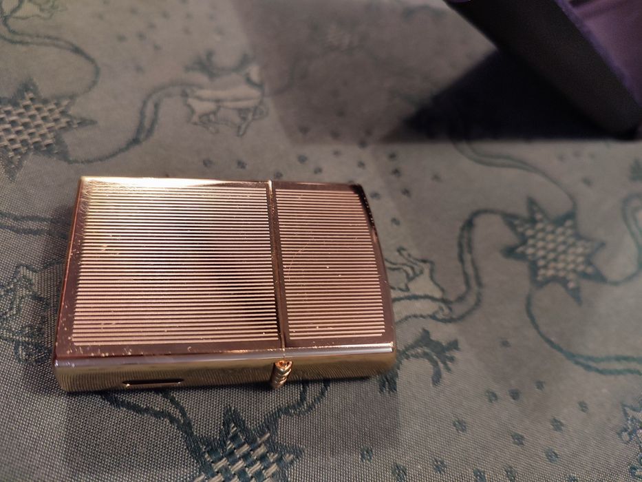 Isqueiro dourado Wind Proff Deluxe