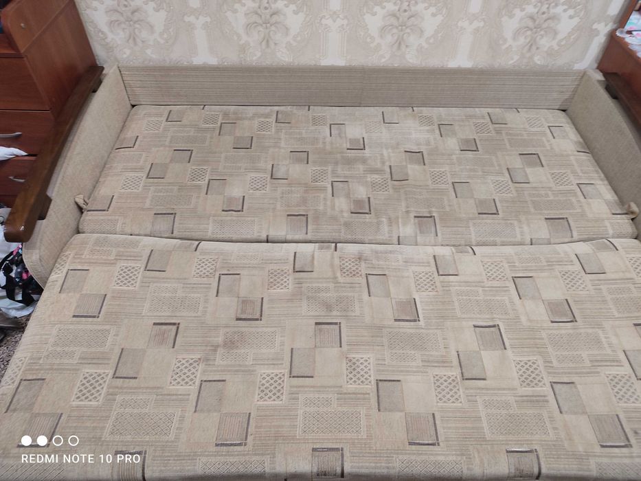 Продам диван у гарному стані