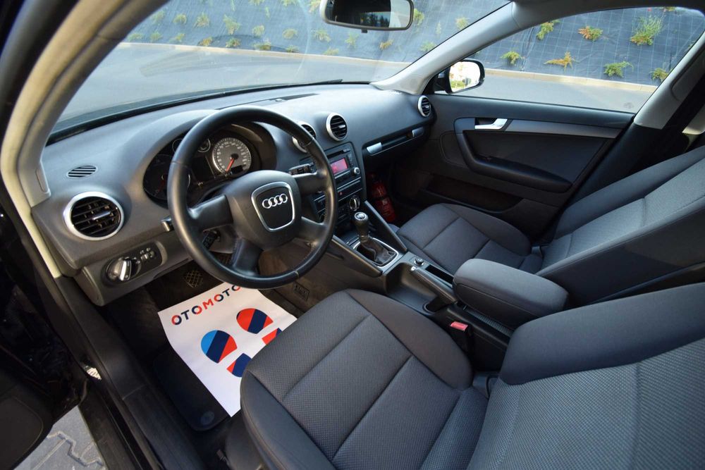 Audi A3 8P Sportback / LIFT / 1.6TDI CR 105KM / 2011r / Klimatronic