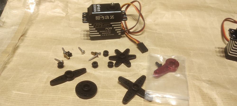 Servo digital RC em metal da Marca EAZ D2650st