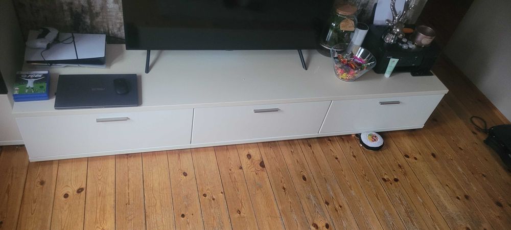 Półka pod TV i witryna