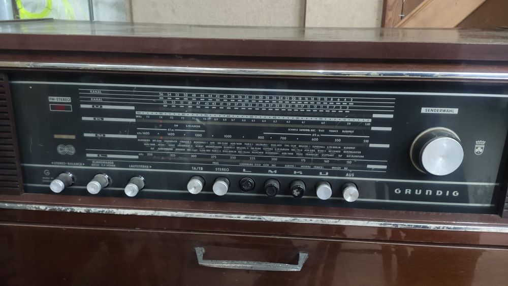 Móvel Aparelhagem  Grundig vintage dos anos 70