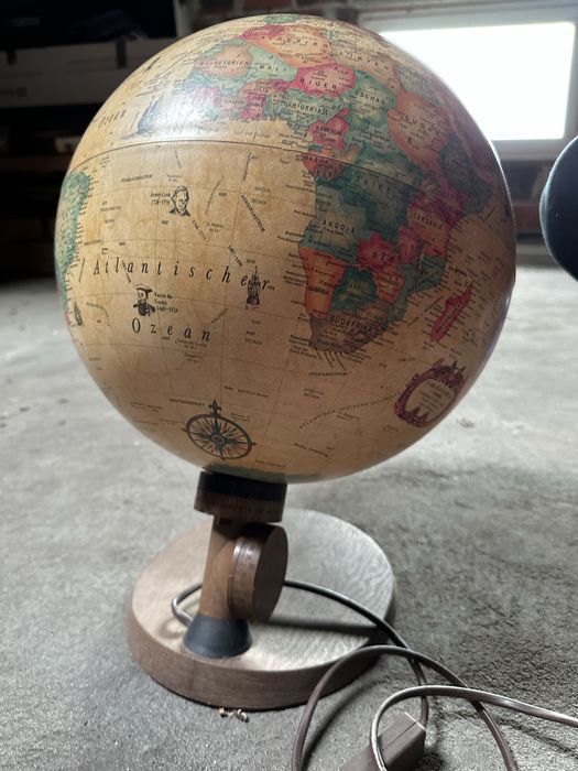 Niemiecki Globus Das Beste Leuchtpunkt Globus antik 2008