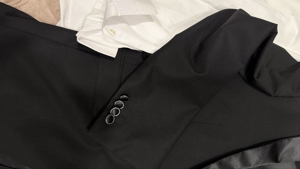 Чоловічий класичний костюм , смокінг Suvari 50р