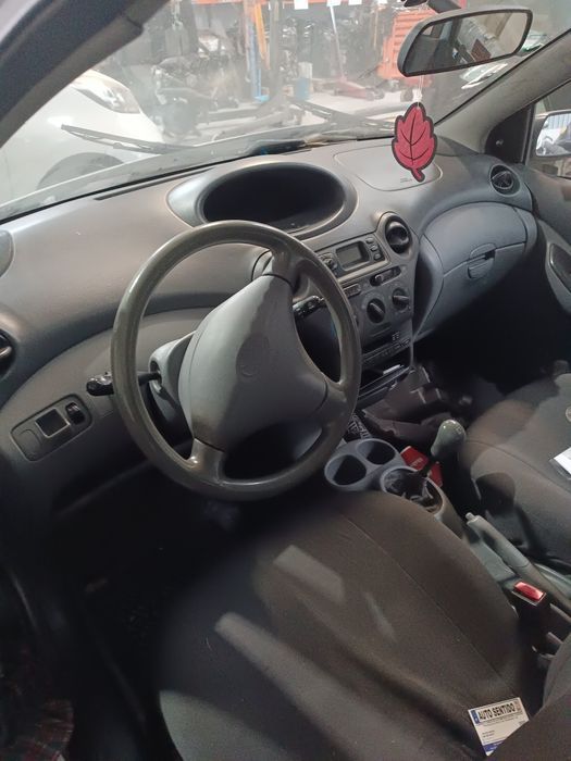 Toyota Yaris 1.0 ( 2001) - peças de mecânica e chapa