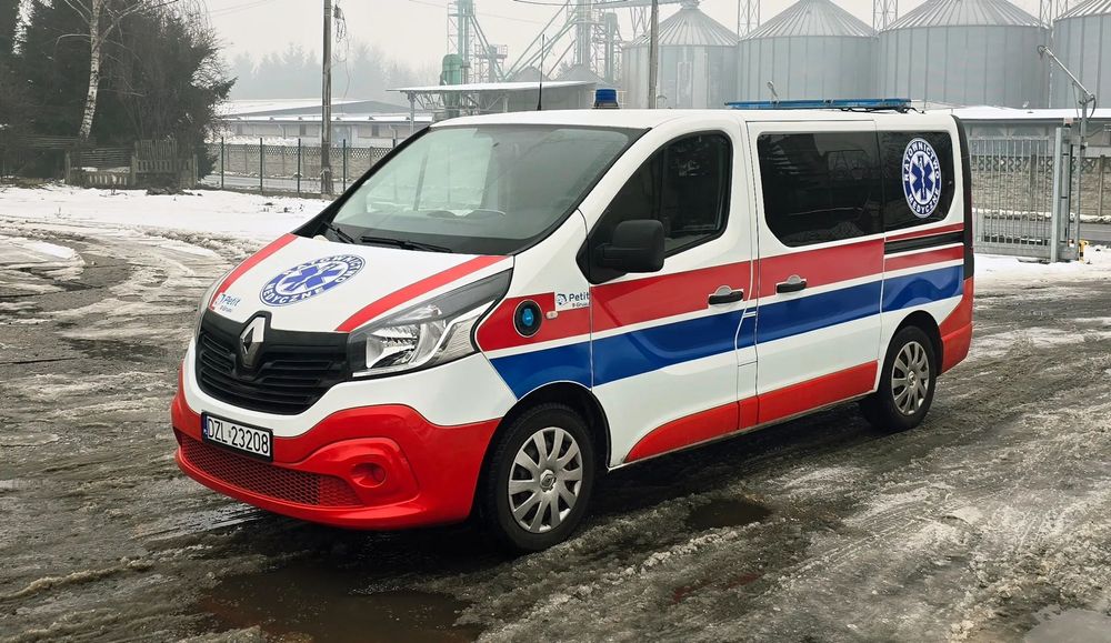 Renault Trafic 1.6 Dci Nosze 1789  Karetka Ambulans Nosze 1789 kat A1