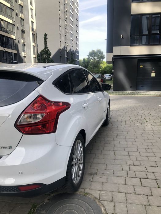 Ford focus Electric 2012   23 kw.