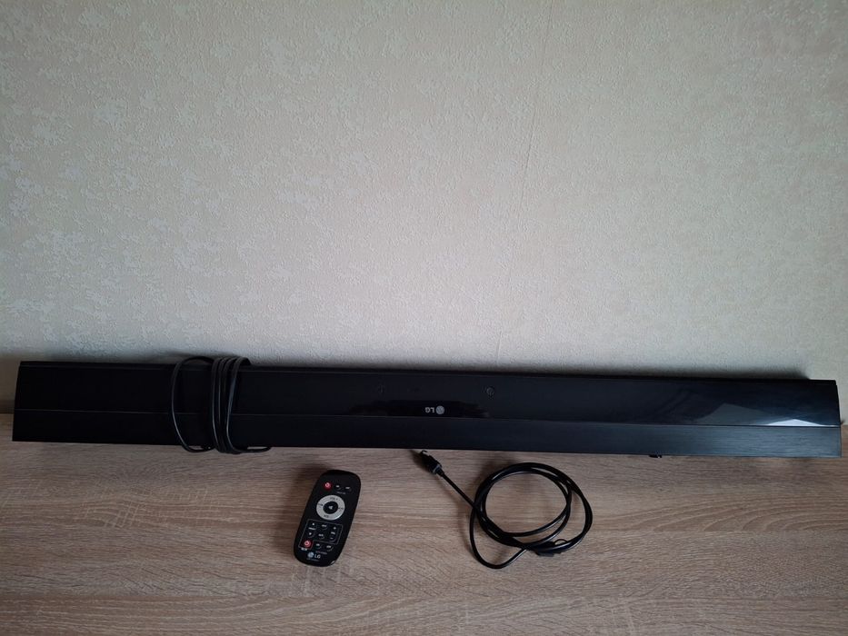 Саундбар LG NB2020A — рабочий, с ИК-кабелем