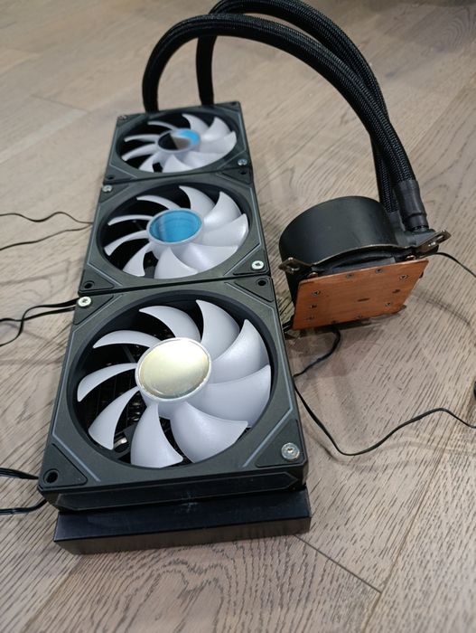 Водяне охолодження Cooler Master 360mm ARGB