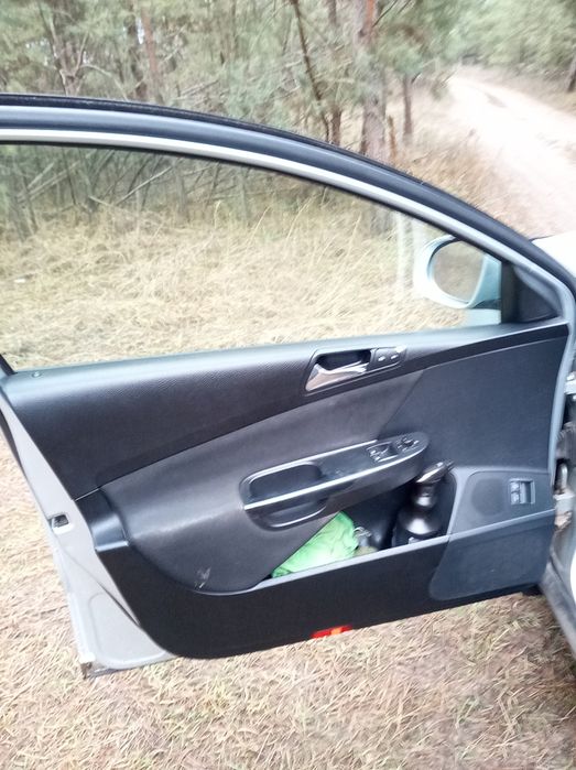 Продам VOLKSWAGEN б6 с переоформлением