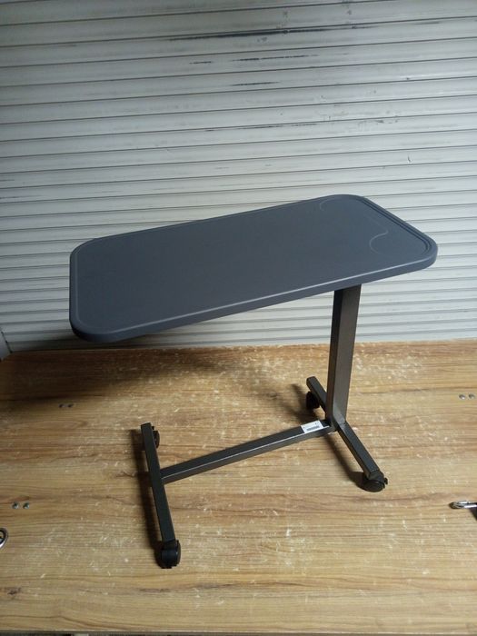 Mobilny stolik pod laptopa / pomocnik do kanapy i łóżka –  jak nowy!