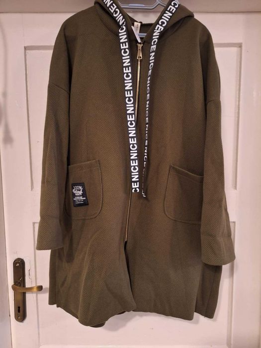 Płaszczyk z kapturem . Świetny. Khaki. 124 biust.
