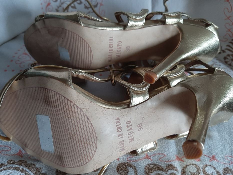 Złote pantofelki, sandały na obcasie, MIGATO
