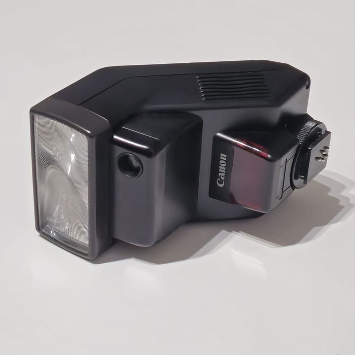 Canon Speedlite 300EZ com bolsa