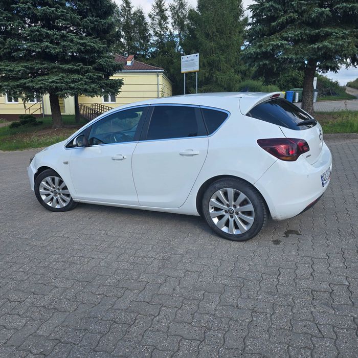 Opel Astra 2012 r