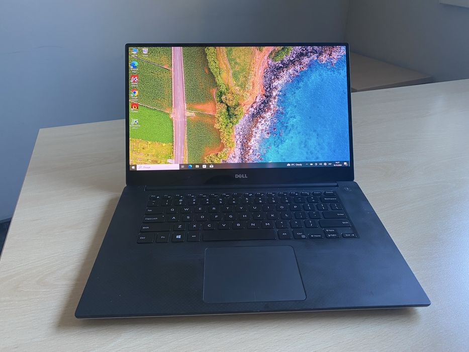 DELL Precision 5530•15.6" 4K Touch•Core i7-8850H•16•256 Quadro P1000