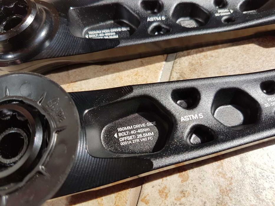 NOWE ramiona korby e*thirteen HELIX Race E*spec, 160mm, Bosch, czarne