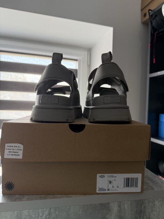 Сандалі босоніжки Ugg сірий колір 40 розмір