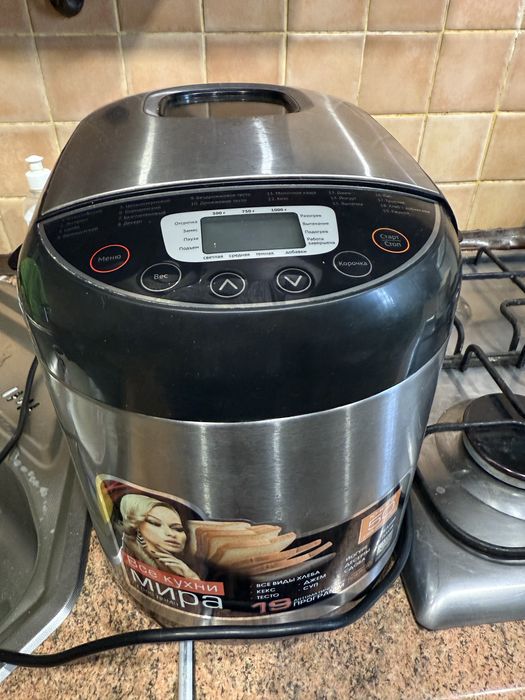 Хлібопічка Redmond