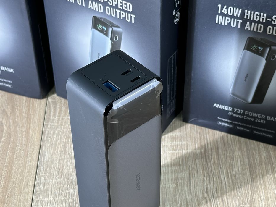 Повербанк Anker 737 Power Bank 24000mAh 140W для телефона ноутбука