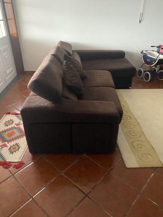 Sofá chaise longue castanho