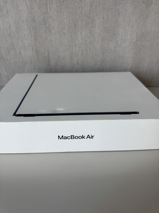 MacBook Air 13,6” M2 – Azul Meia-Noite – 90% Bateria