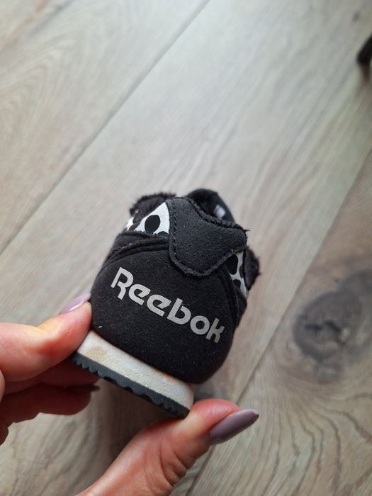 Buty sportowe dziewczęce czarne Reebok rozmiar 21