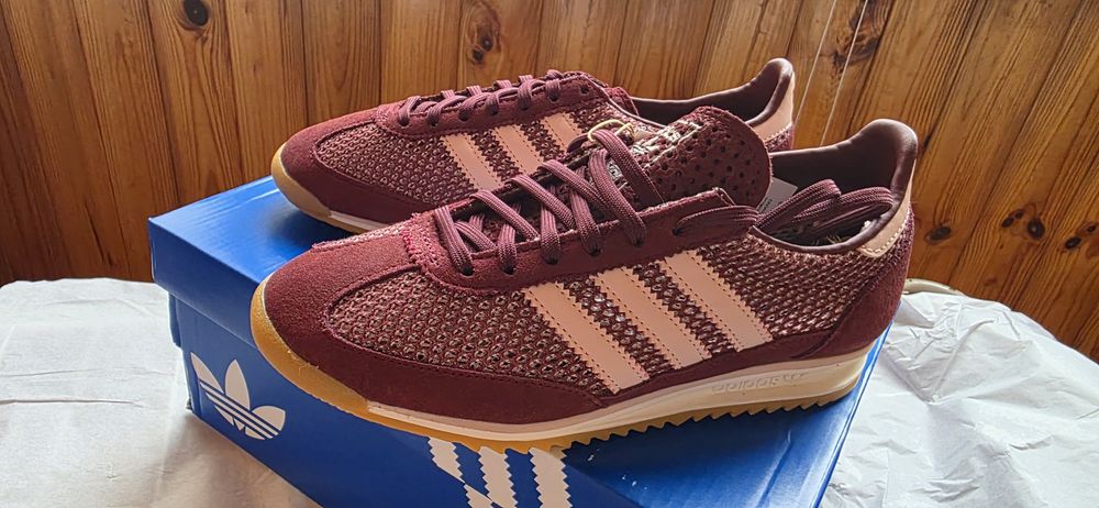 Кросівки Adidas жіночі