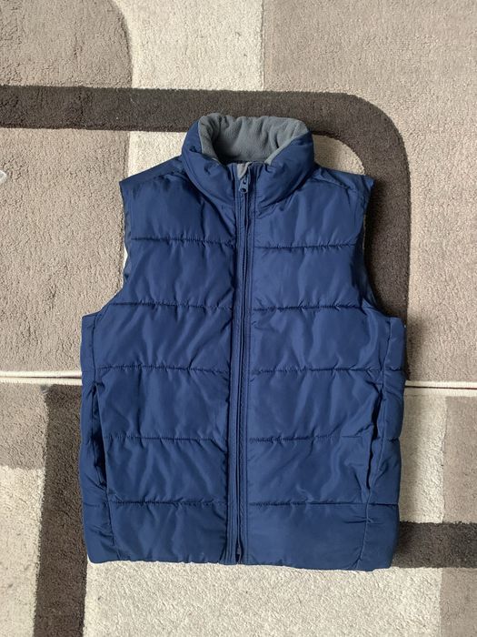 Безрукавка gap.