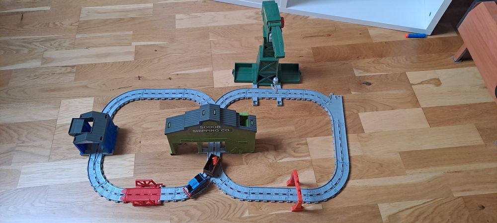 Fisher Price Tomek i przyjaciele Karolek w porcie DVT13