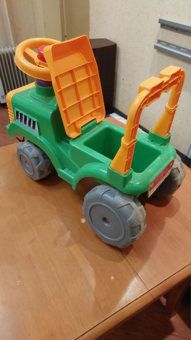 Дитячі іграшки на фото