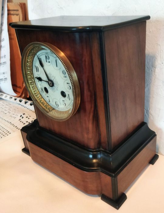 Камінний французький годинник