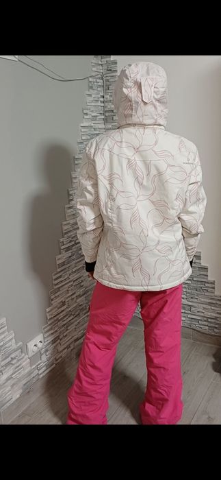 крутий лижний костюм в ідеальному стані