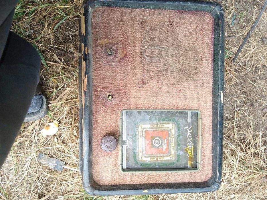 Продам старый радиоприемник.