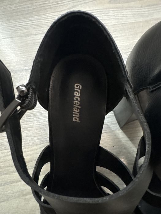 Босоніжки Graceland