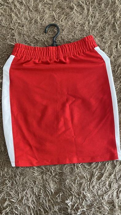 Юбка красная с белыми полосками
