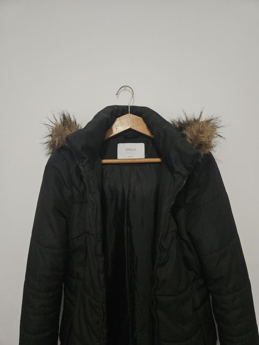 Parka com capuz preta