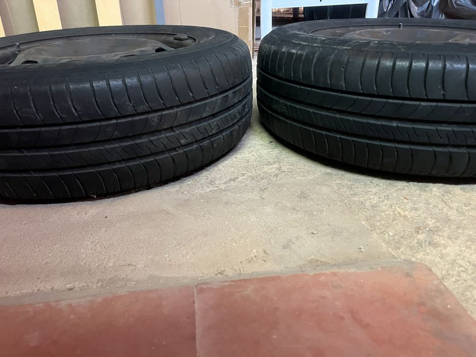 Jantes de ferro 15 com pneus