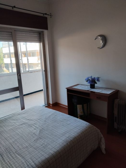 Alugo quarto Póvoa st Adrião