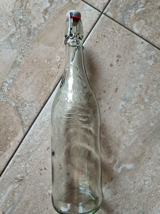 Butelki na soki , nalewki , pojemność 0,75 l