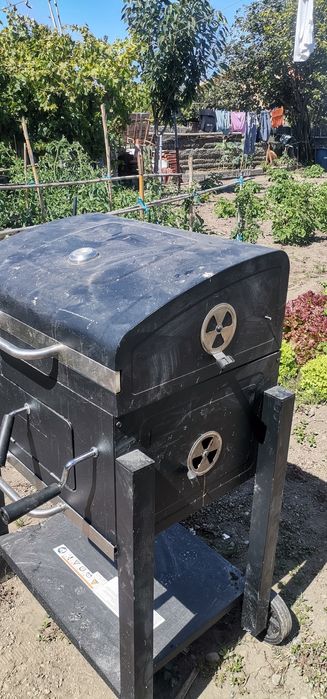 Churrasqueira semi nova