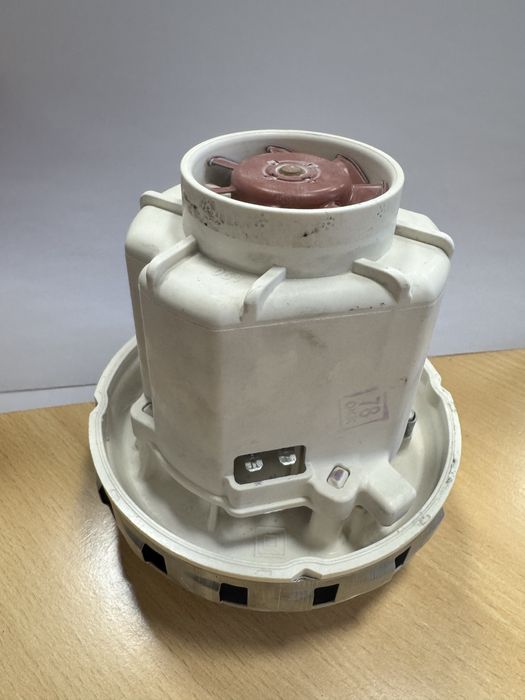 Silnik do odkurzacza Starmix  sprawny