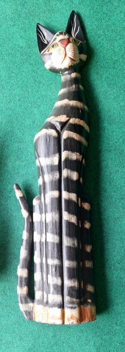 Figurka kota, stojąca