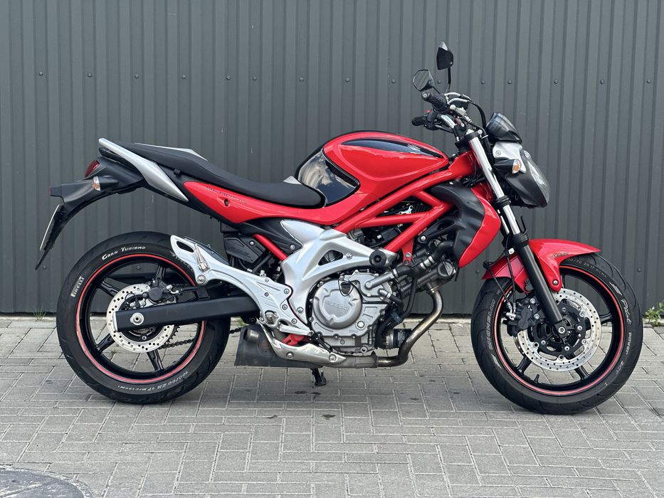 Suzuki SFV 650 (2010)