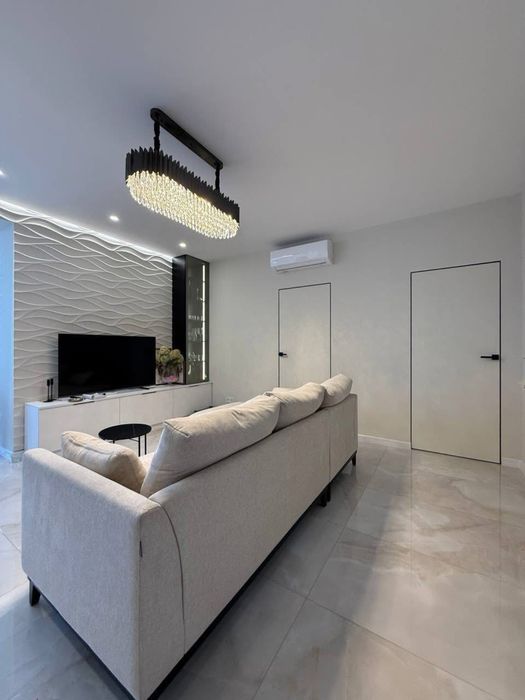 Продається стильна 2 кімнатна квартира в клубному будинку поблизу Цент