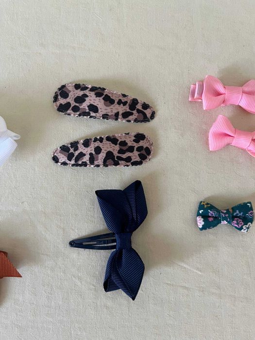 Molas e ganchos de cabelo com laços para menina – 8 peças