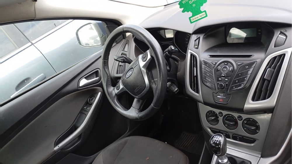 Ford focus III 3 1.6 tdci na części maska lampy zderzak
